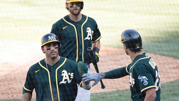 Ramón Laureano, Matt Olson named Gold Glove finalists